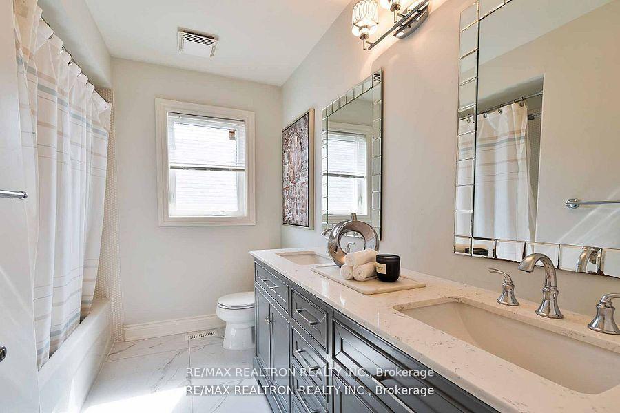 Photo 29 of 121 Broomlands Drive, Vaughan, Maple — HOMEH