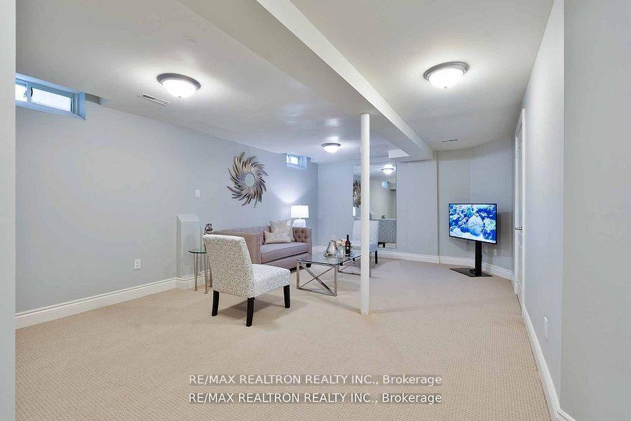Photo 31 of 121 Broomlands Drive, Vaughan, Maple — HOMEH