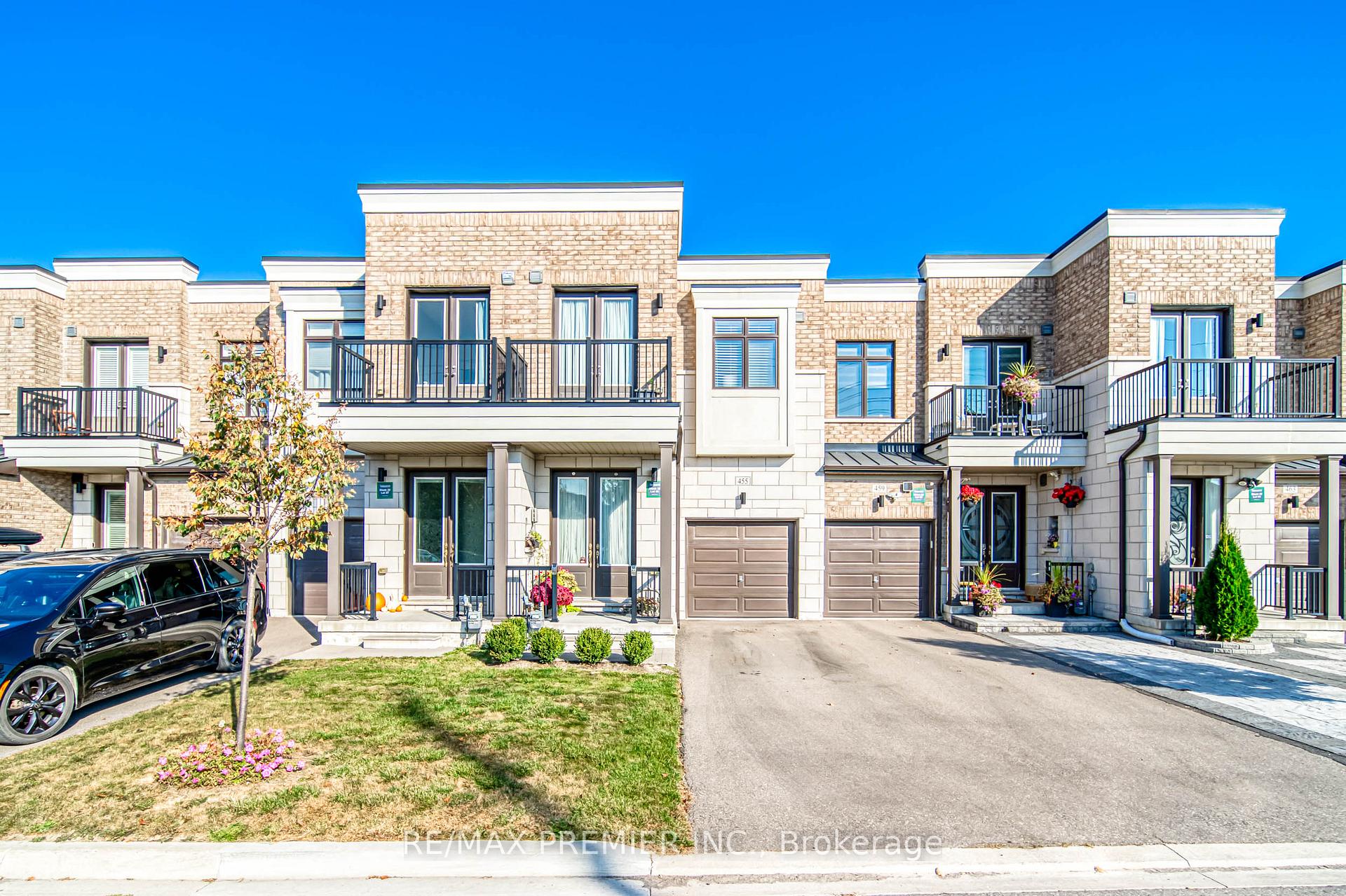 Photo 1 of 455 Elyse Court, Aurora, Bayview Northeast — HOMEH