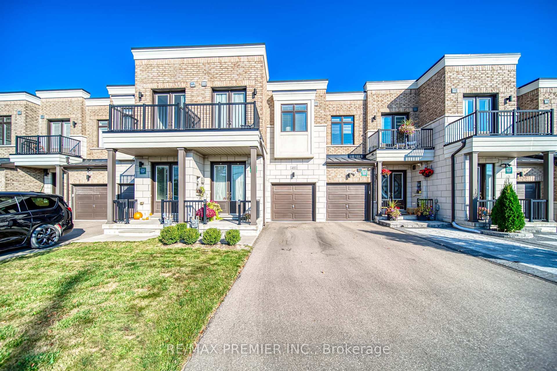 Photo 7 of 455 Elyse Court, Aurora, Bayview Northeast — HOMEH