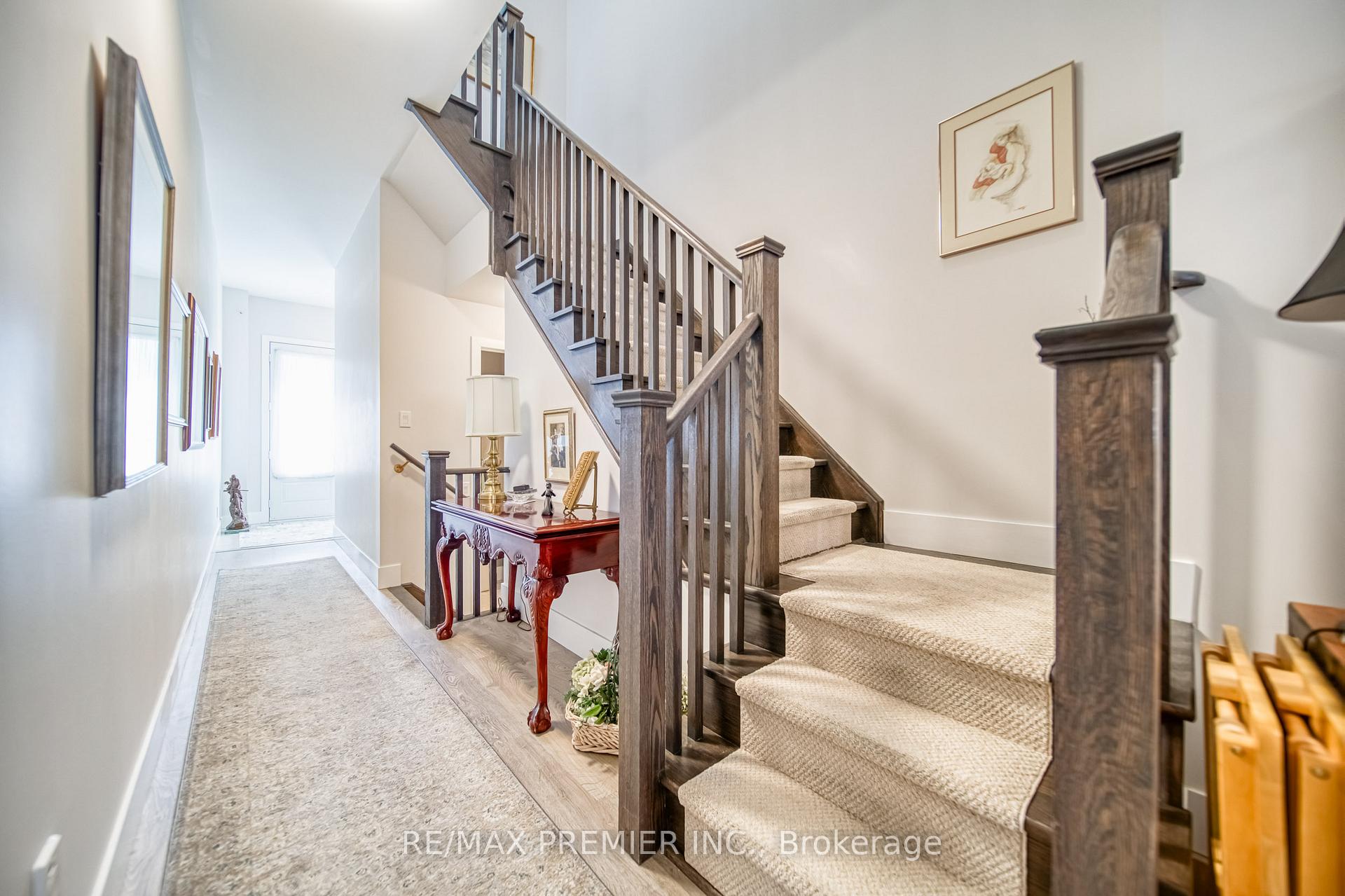 Photo 3 of 455 Elyse Court, Aurora, Bayview Northeast — HOMEH
