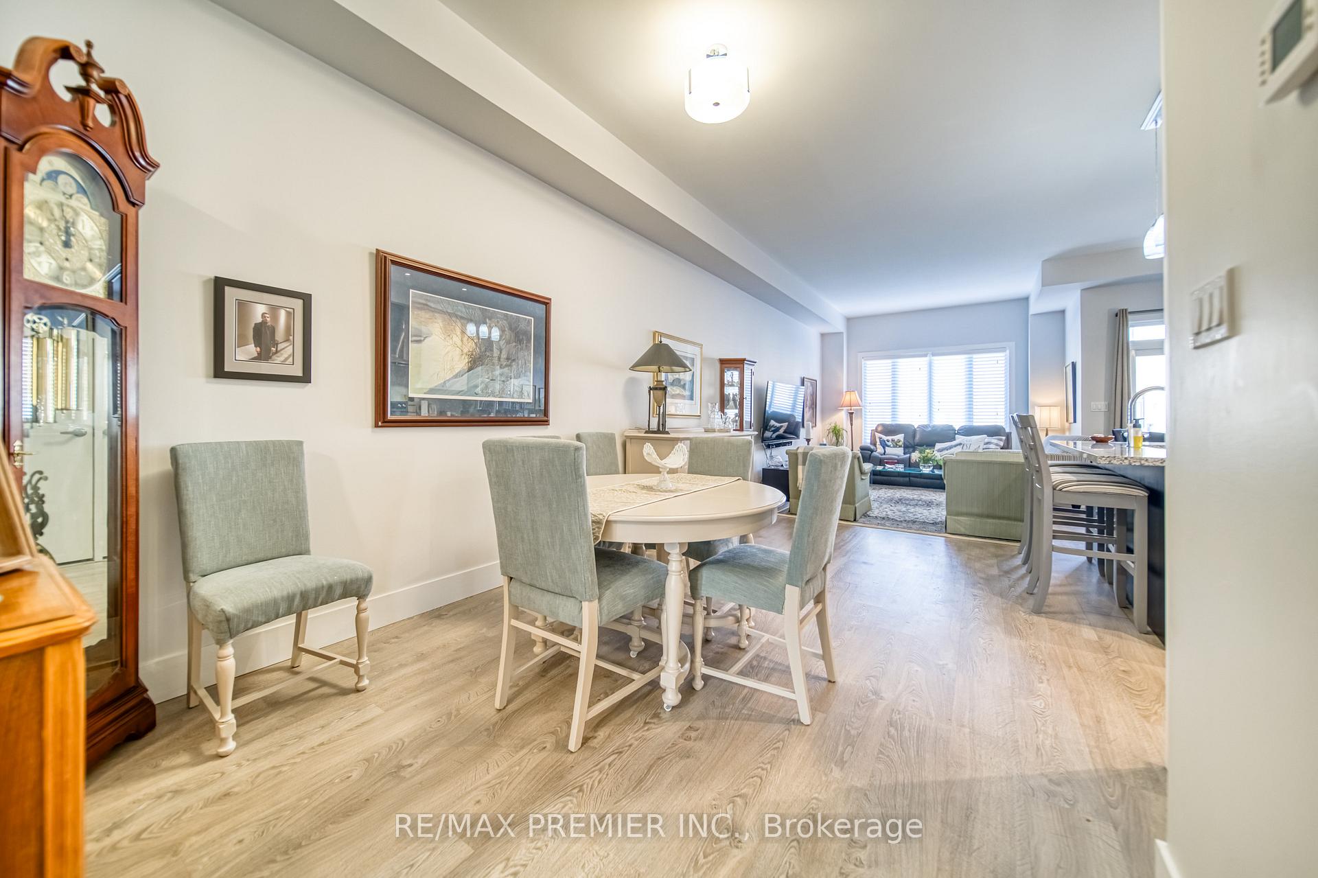 Photo 8 of 455 Elyse Court, Aurora, Bayview Northeast — HOMEH