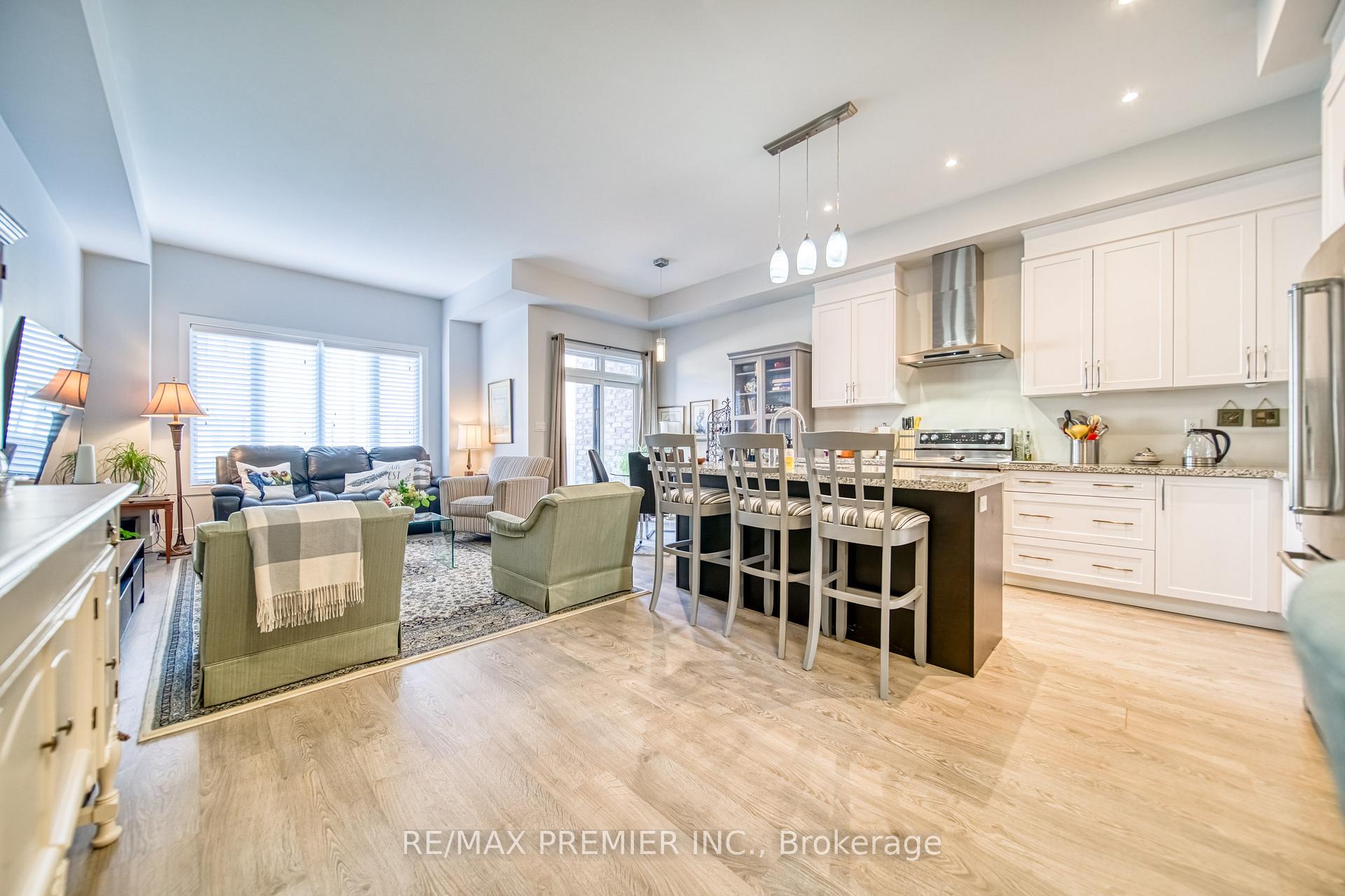 Photo 6 of 455 Elyse Court, Aurora, Bayview Northeast — HOMEH