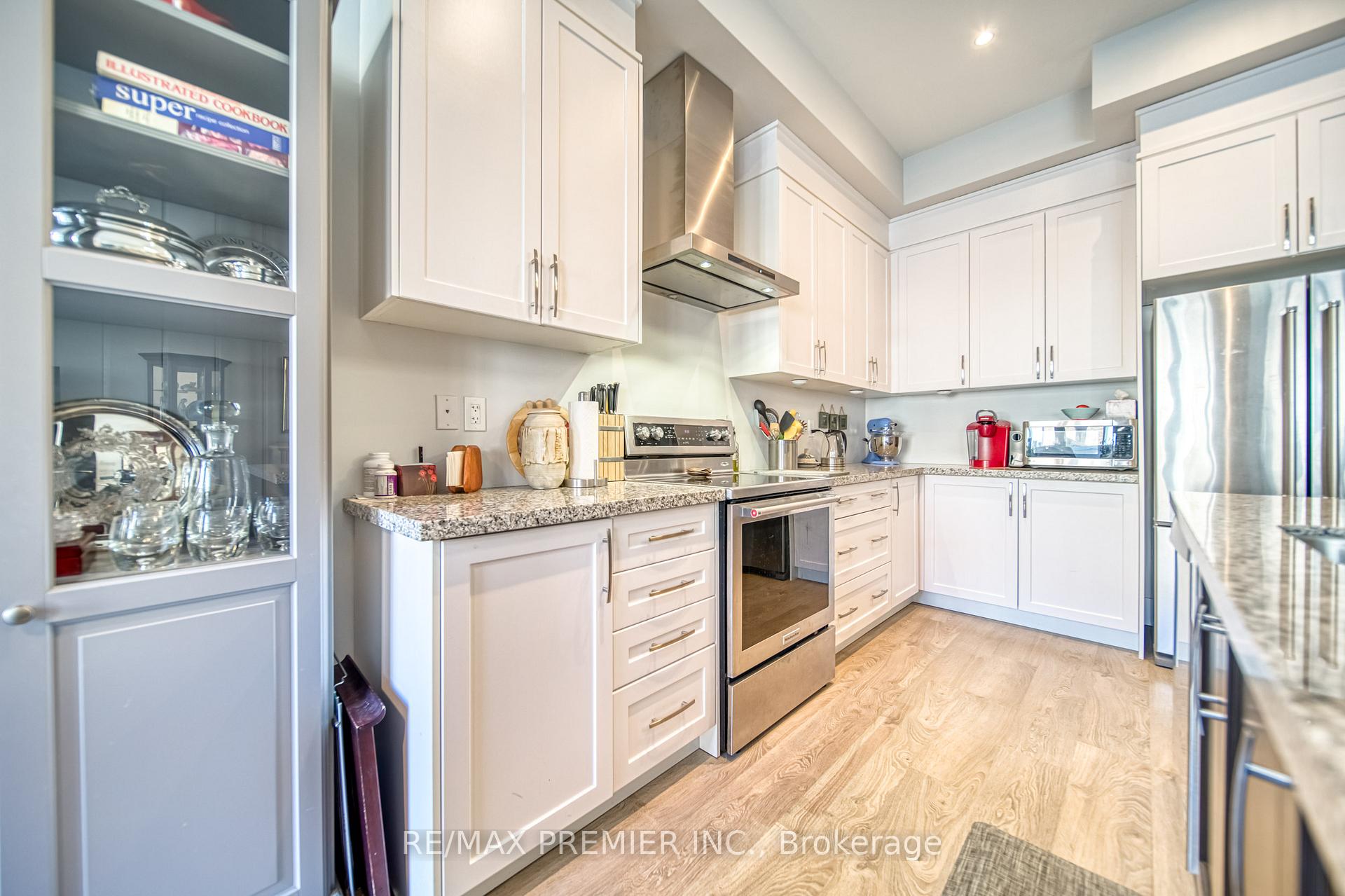 Photo 13 of 455 Elyse Court, Aurora, Bayview Northeast — HOMEH