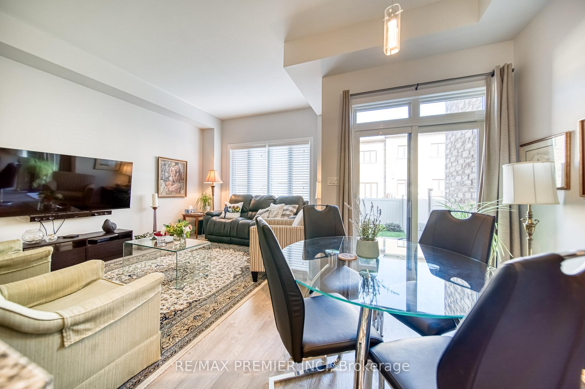 Photo 11 of 455 Elyse Court, Aurora, Bayview Northeast — HOMEH