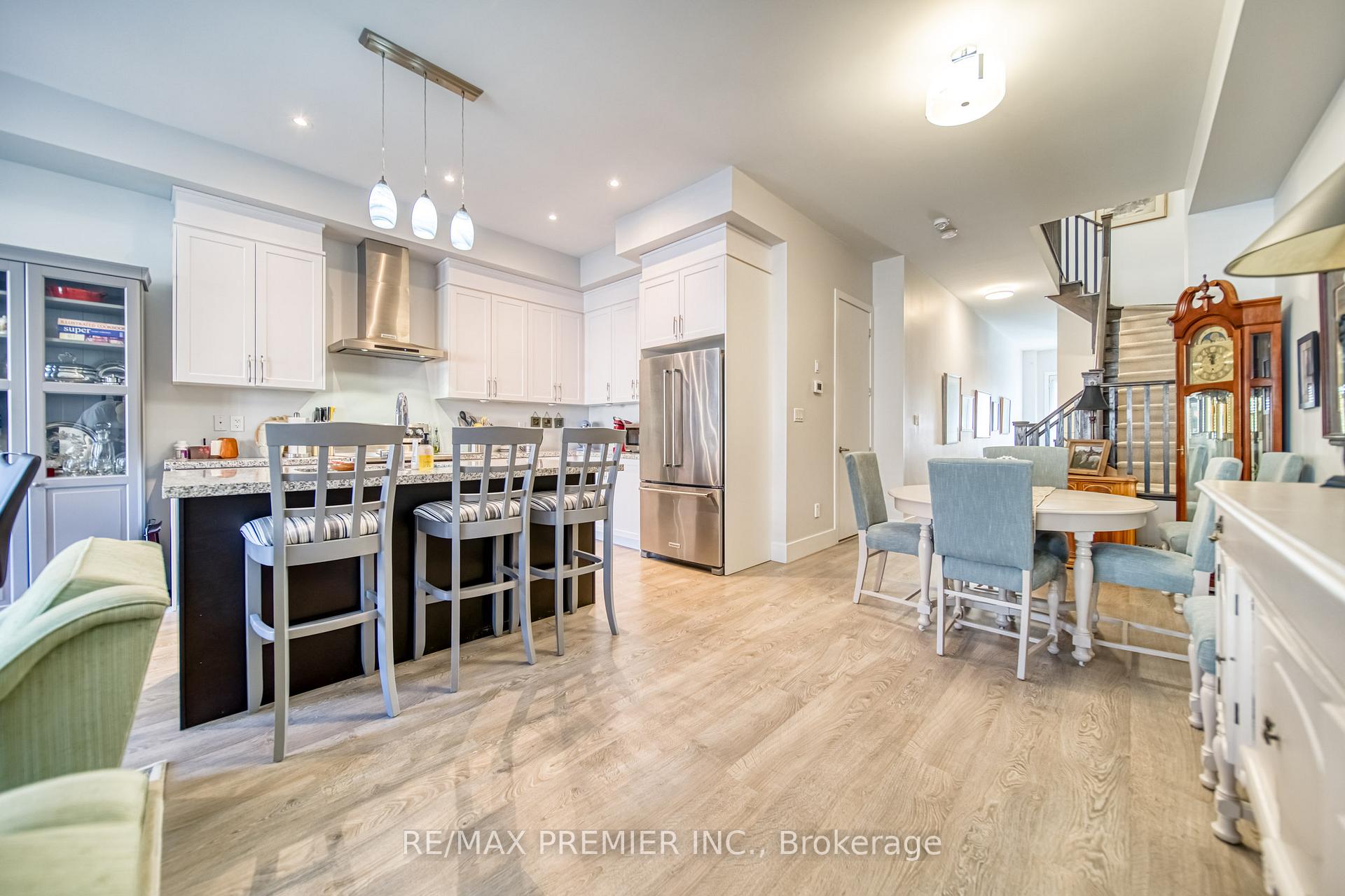 Photo 15 of 455 Elyse Court, Aurora, Bayview Northeast — HOMEH