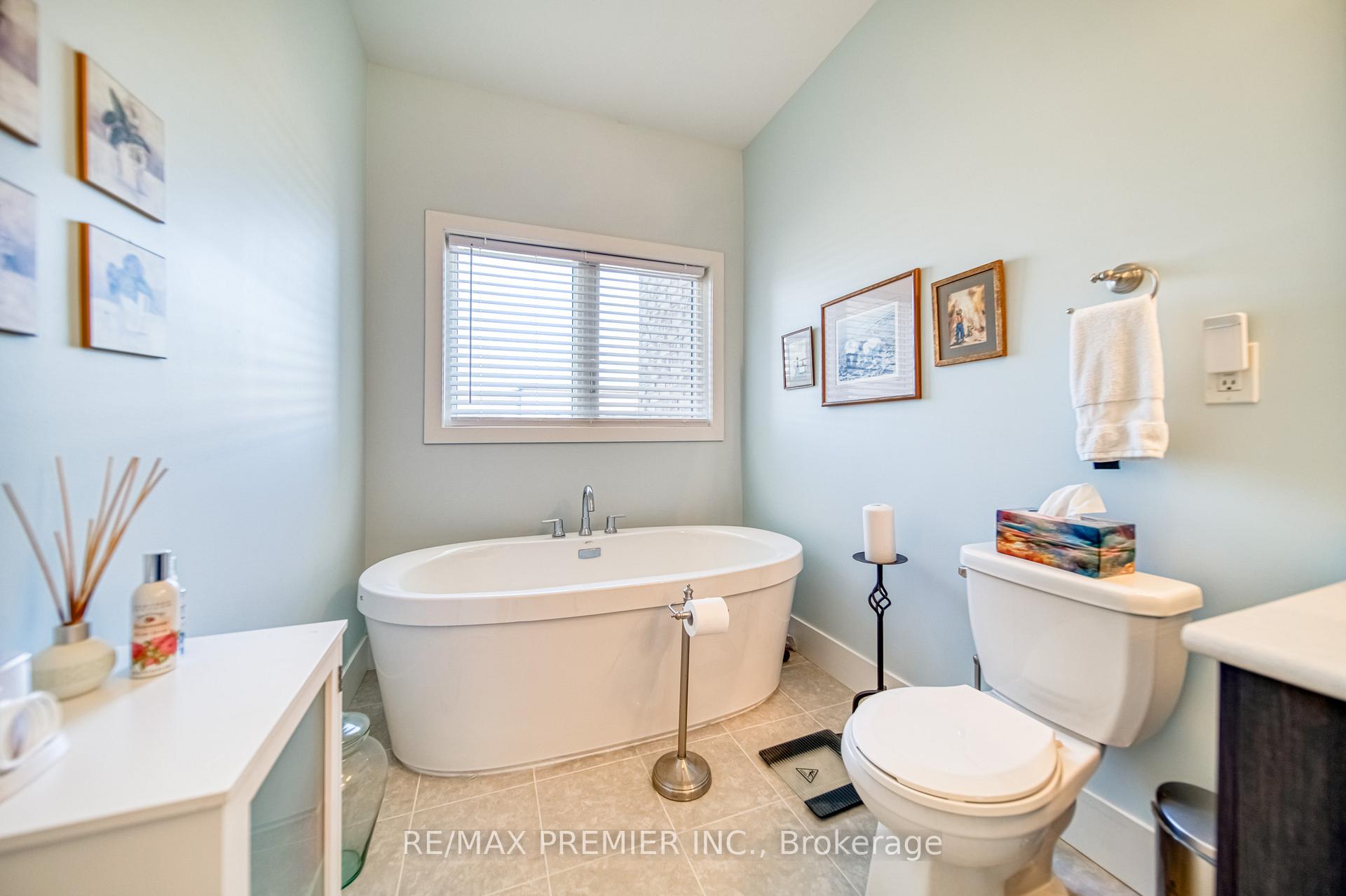 Photo 19 of 455 Elyse Court, Aurora, Bayview Northeast — HOMEH