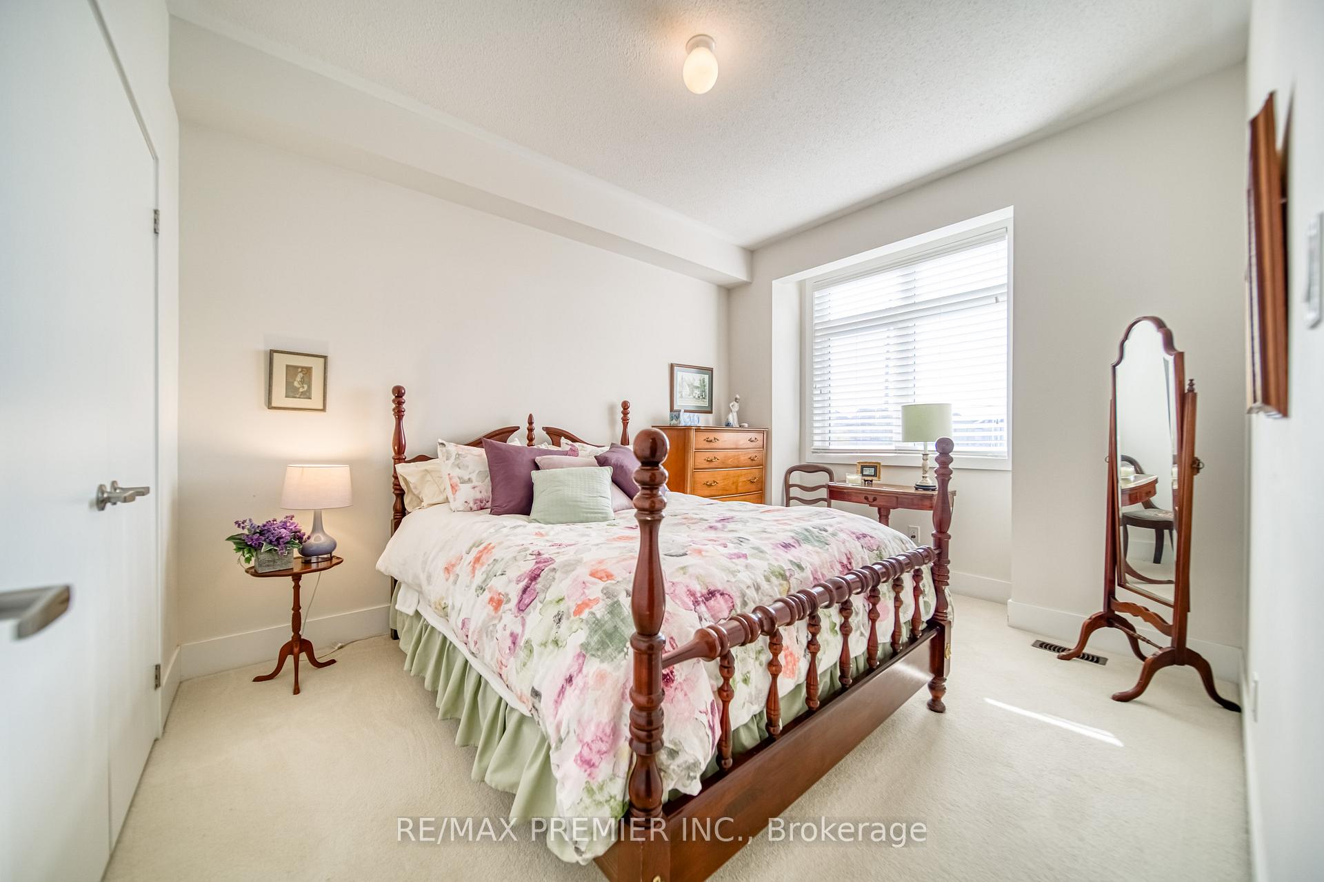 Photo 21 of 455 Elyse Court, Aurora, Bayview Northeast — HOMEH