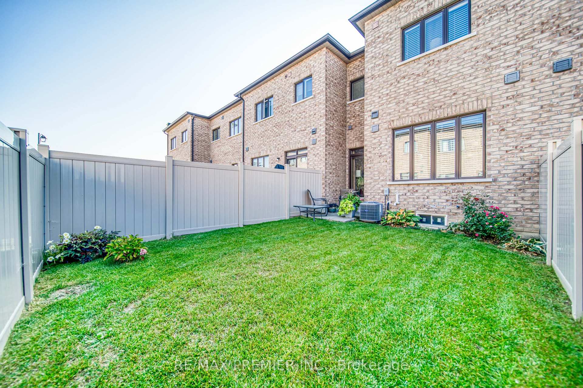 Photo 29 of 455 Elyse Court, Aurora, Bayview Northeast — HOMEH