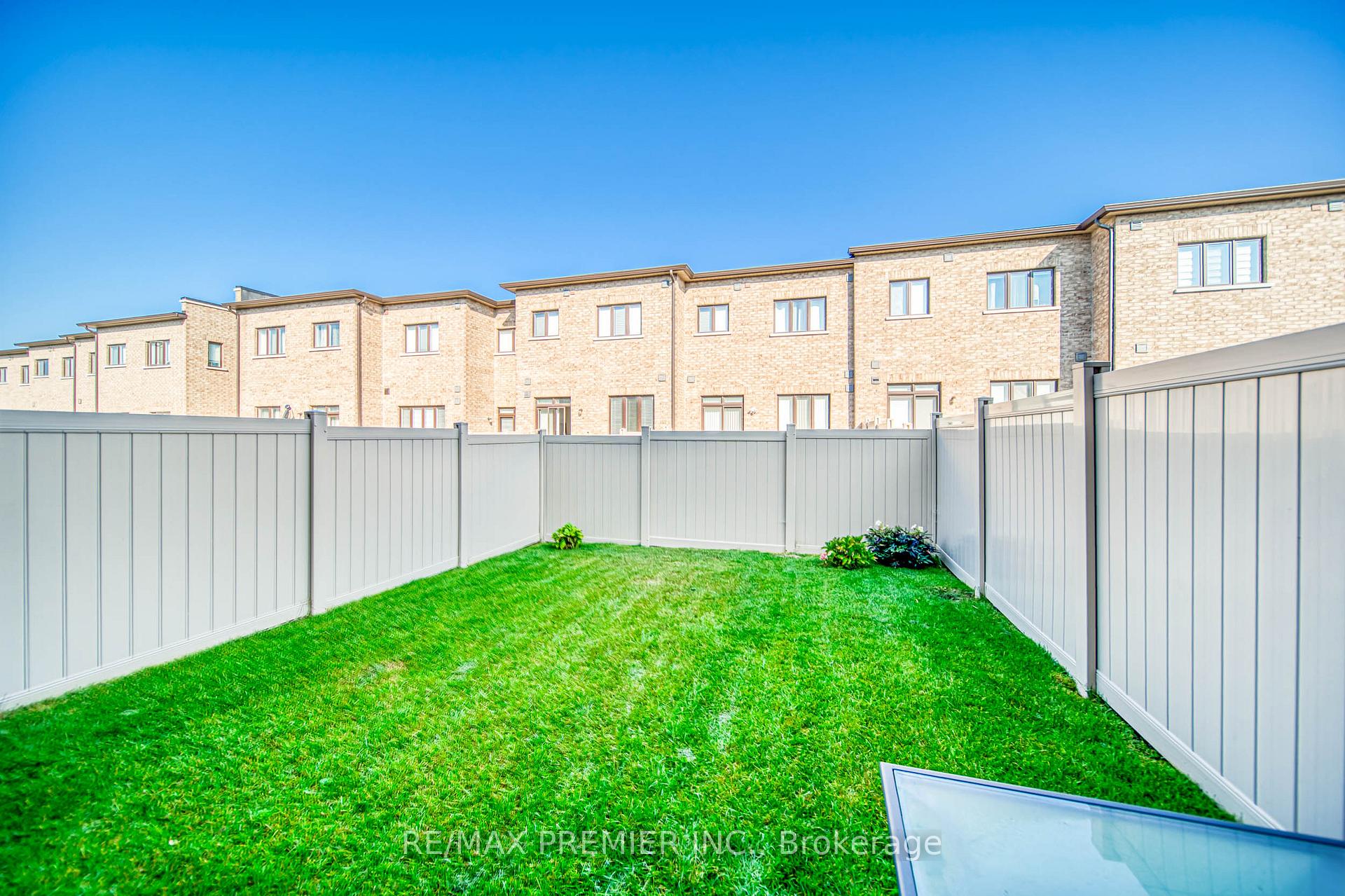 Photo 24 of 455 Elyse Court, Aurora, Bayview Northeast — HOMEH