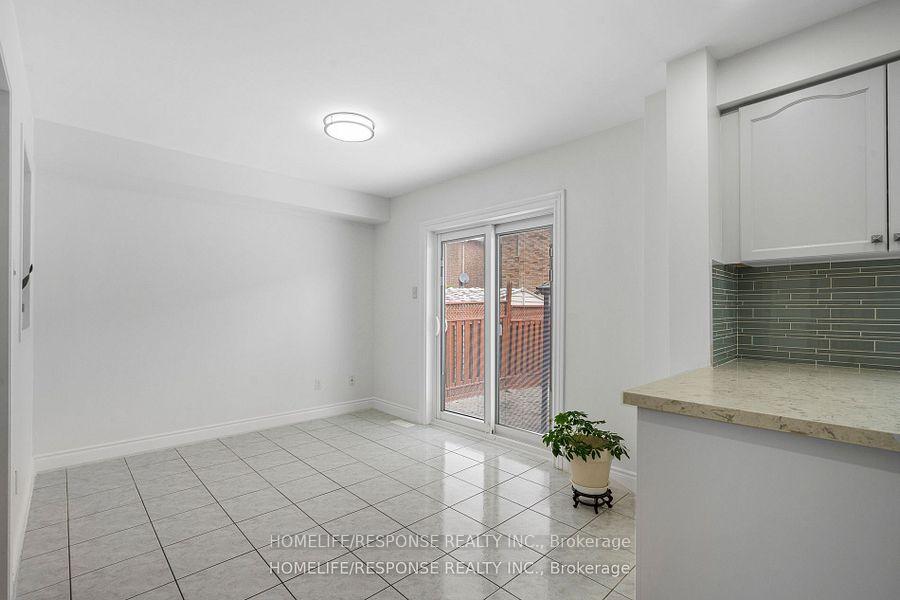 Photo 10 of 25 Treasure Drive, Brampton, Fletcher's Meadow — HOMEH