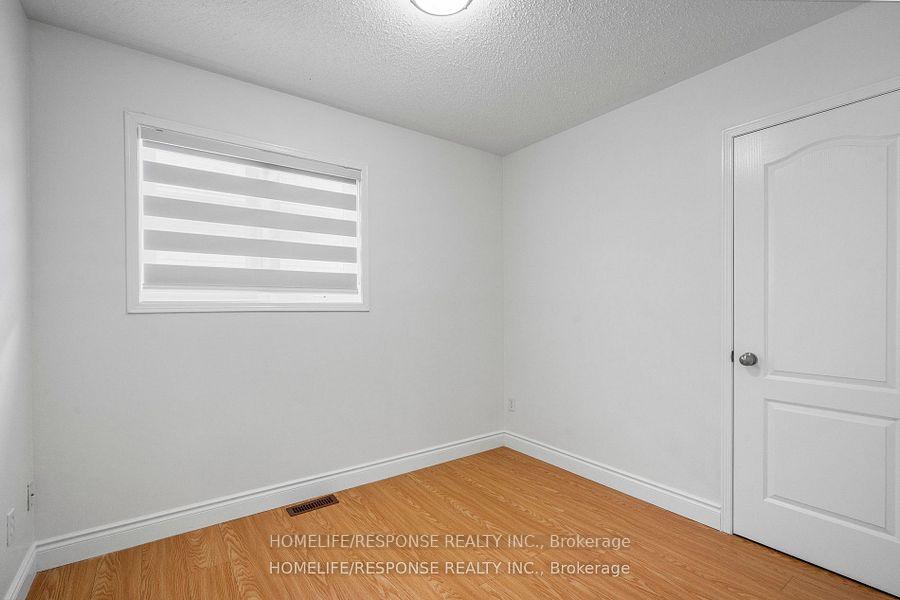 Photo 16 of 25 Treasure Drive, Brampton, Fletcher's Meadow — HOMEH