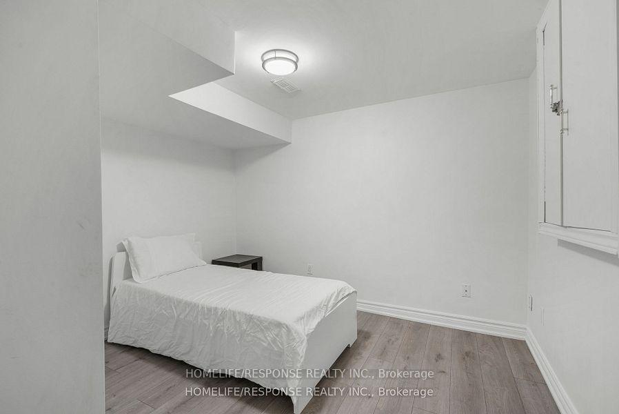 Photo 19 of 25 Treasure Drive, Brampton, Fletcher's Meadow — HOMEH
