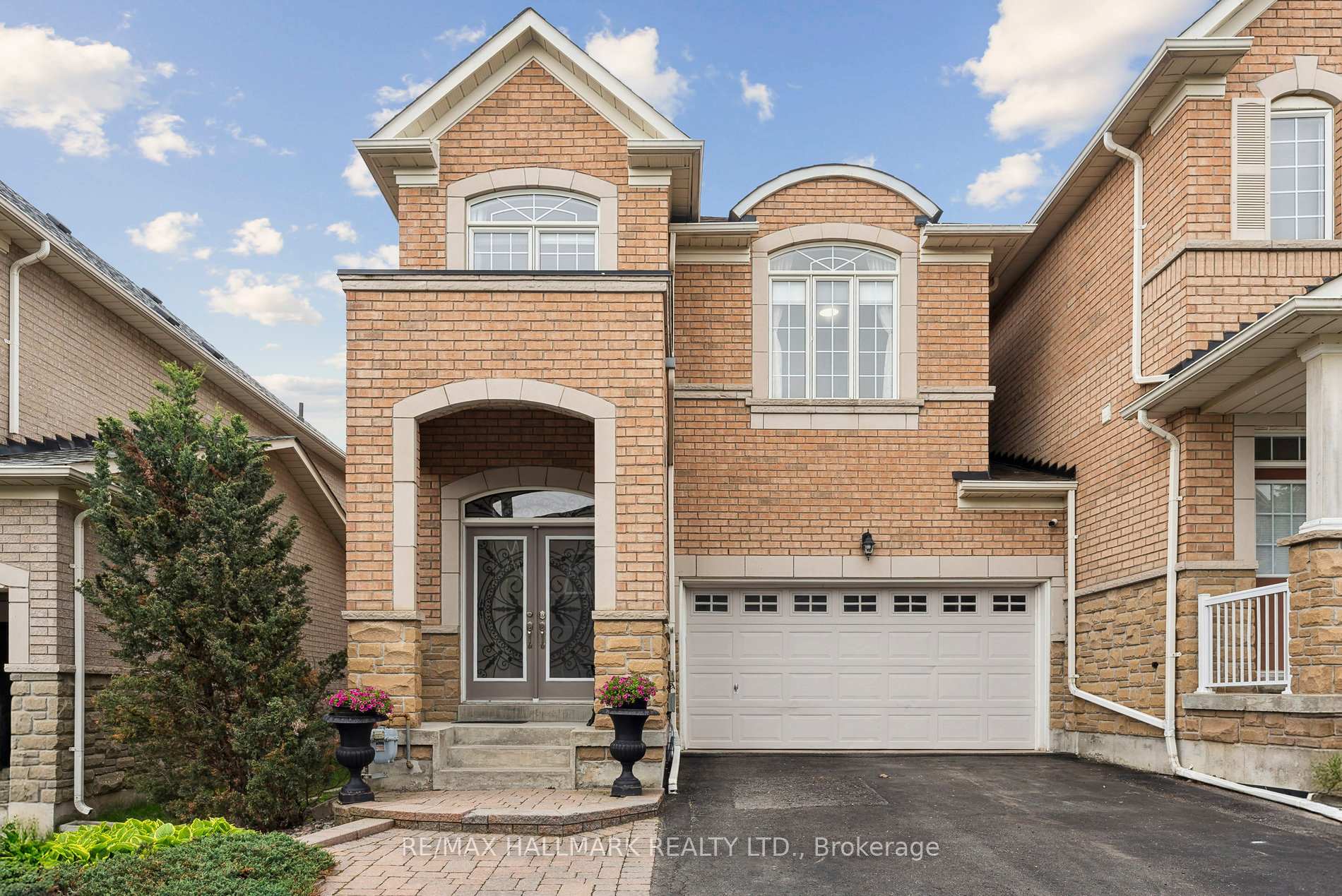 Photo 36 of 21 Amberty Street, Vaughan, Patterson — HOMEH
