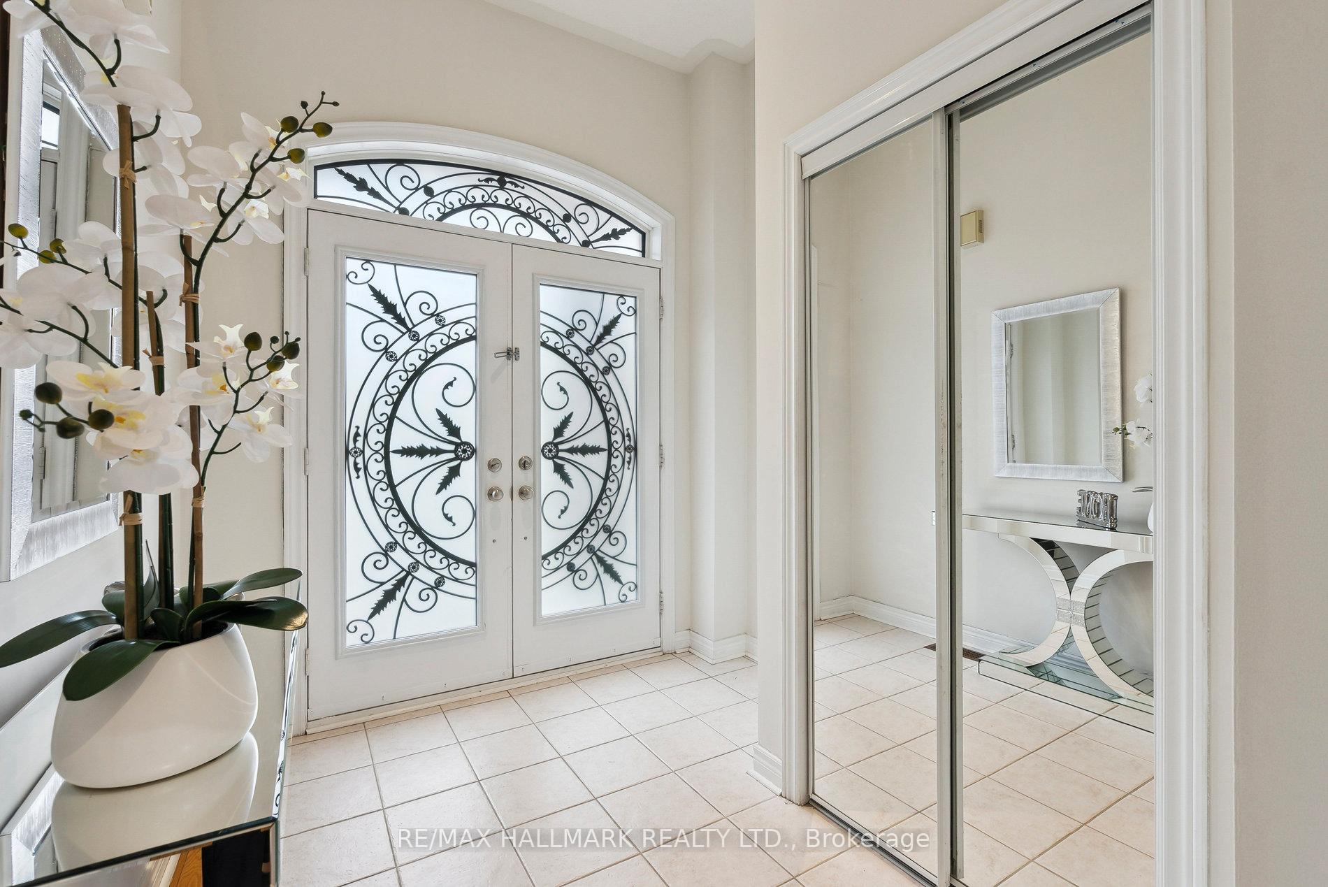 Photo 11 of 21 Amberty Street, Vaughan, Patterson — HOMEH