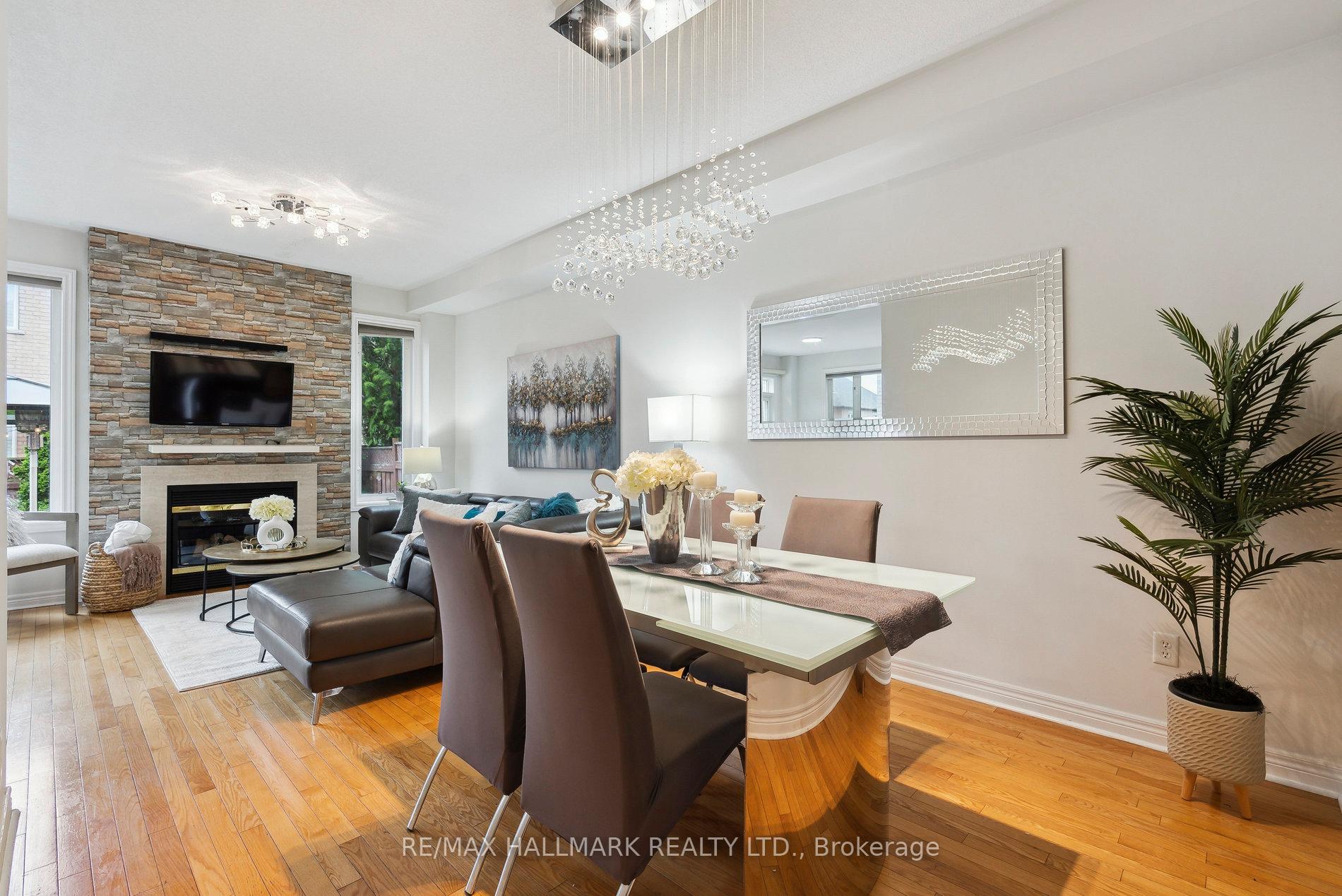 Photo 2 of 21 Amberty Street, Vaughan, Patterson — HOMEH