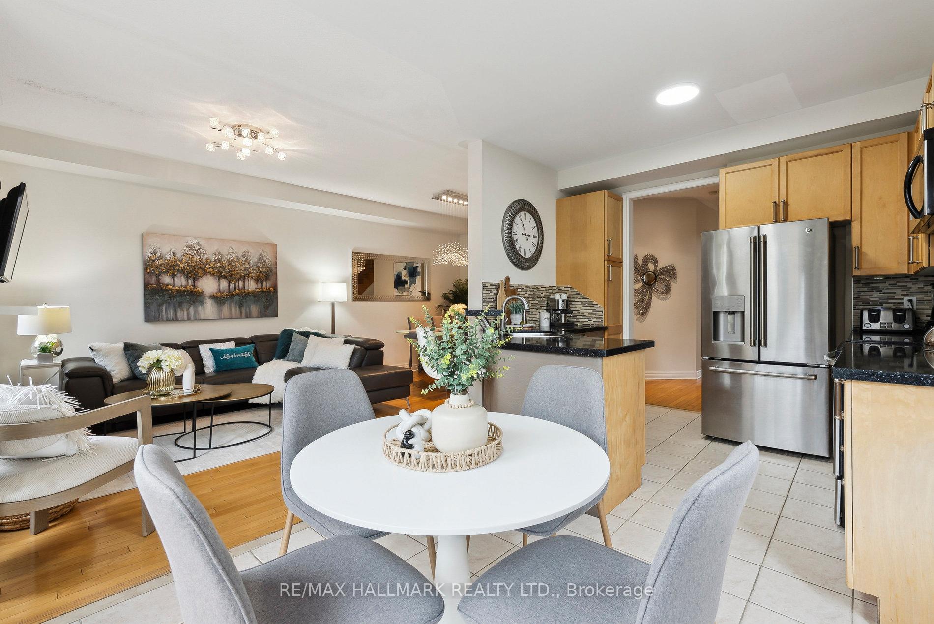 Photo 9 of 21 Amberty Street, Vaughan, Patterson — HOMEH