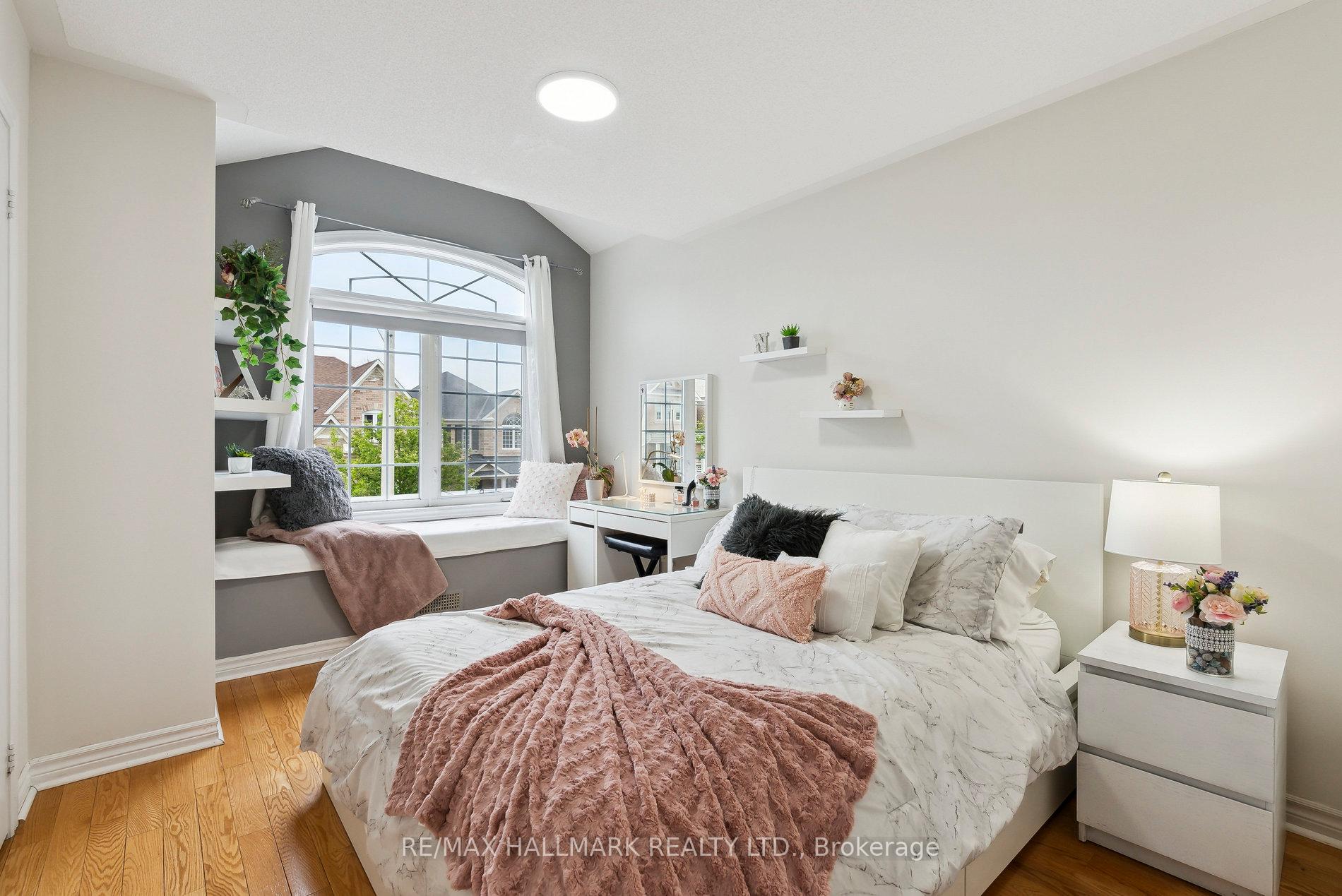 Photo 43 of 21 Amberty Street, Vaughan, Patterson — HOMEH