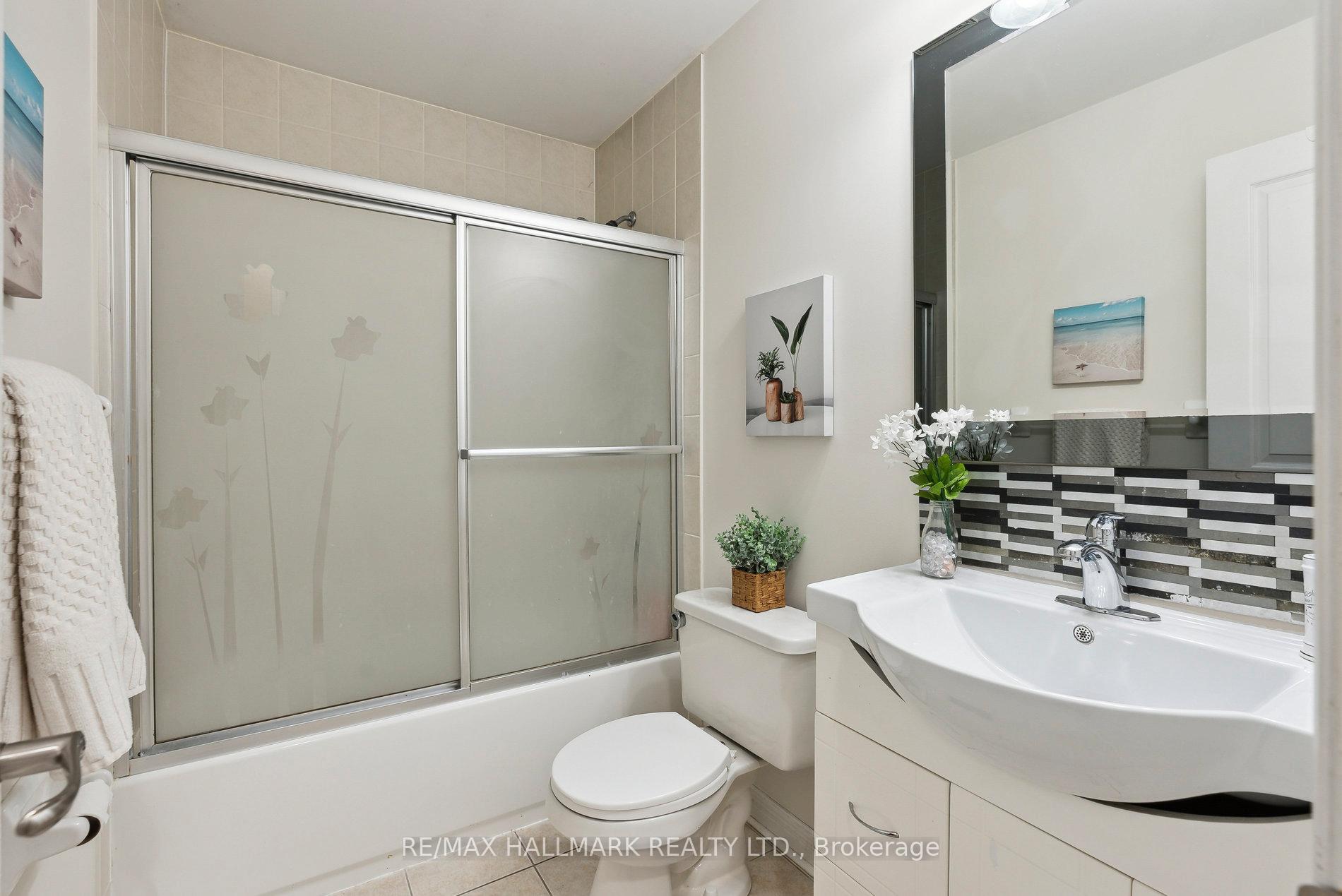 Photo 7 of 21 Amberty Street, Vaughan, Patterson — HOMEH