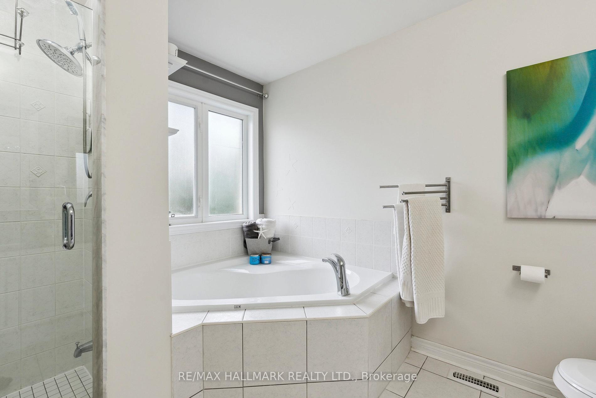 Photo 14 of 21 Amberty Street, Vaughan, Patterson — HOMEH