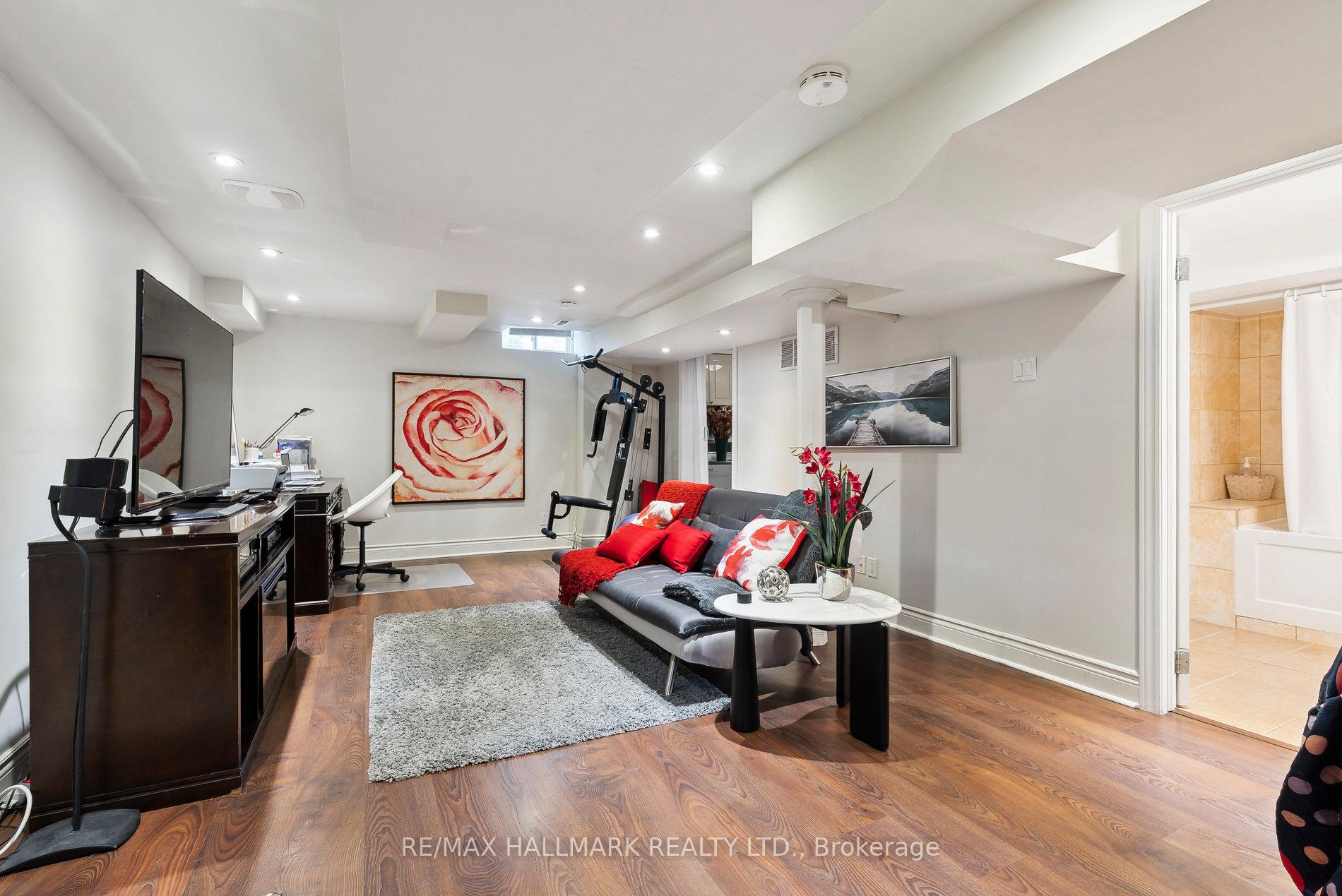 Photo 20 of 21 Amberty Street, Vaughan, Patterson — HOMEH