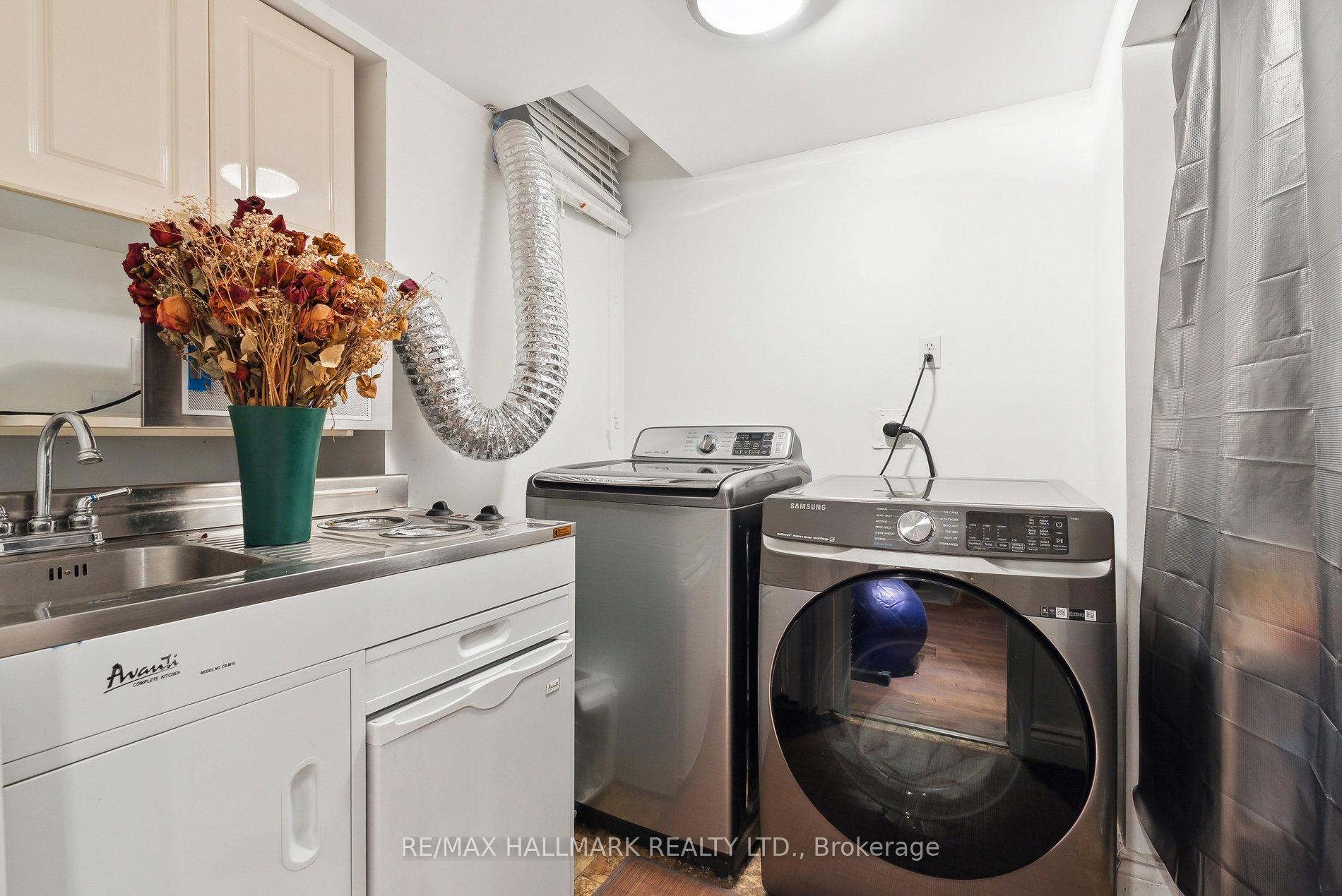 Photo 49 of 21 Amberty Street, Vaughan, Patterson — HOMEH