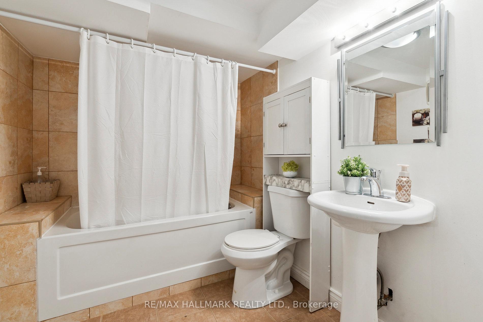 Photo 32 of 21 Amberty Street, Vaughan, Patterson — HOMEH