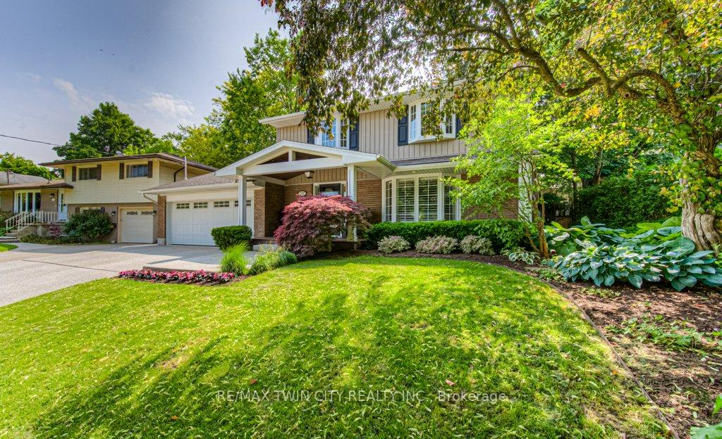Photo 17 of 211 Ripplewood Crescent, Kitchener — HOMEH