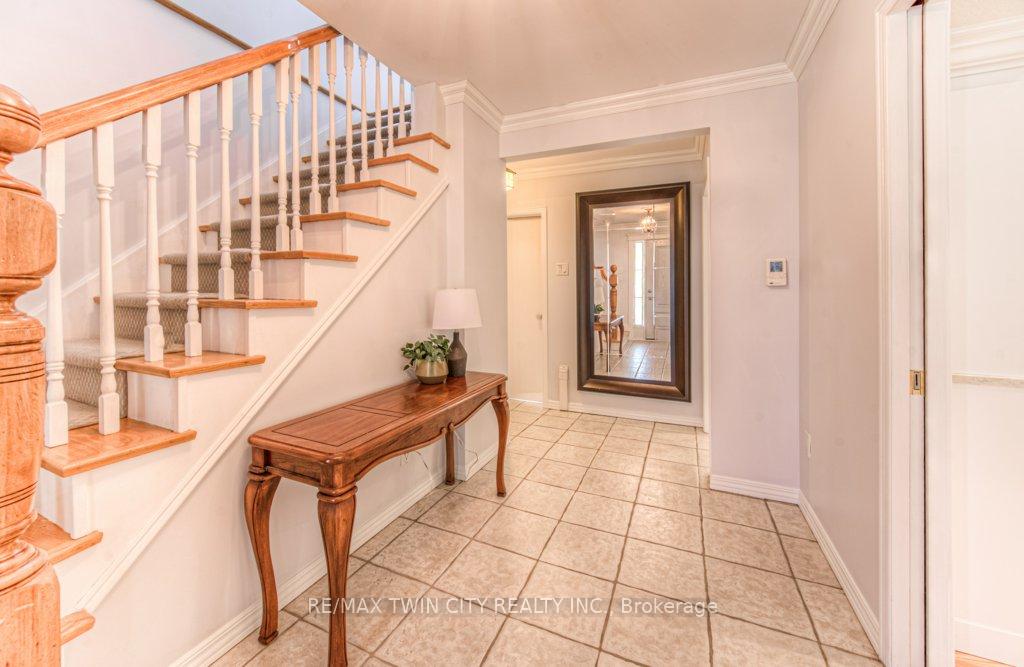 Photo 24 of 211 Ripplewood Crescent, Kitchener — HOMEH