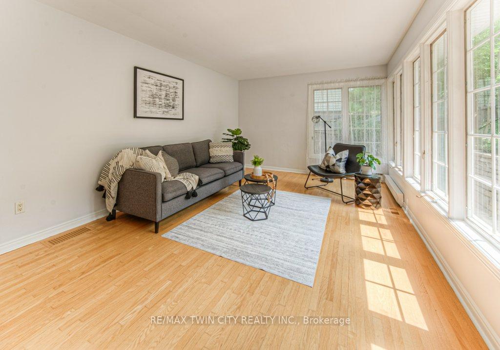 Photo 7 of 211 Ripplewood Crescent, Kitchener — HOMEH