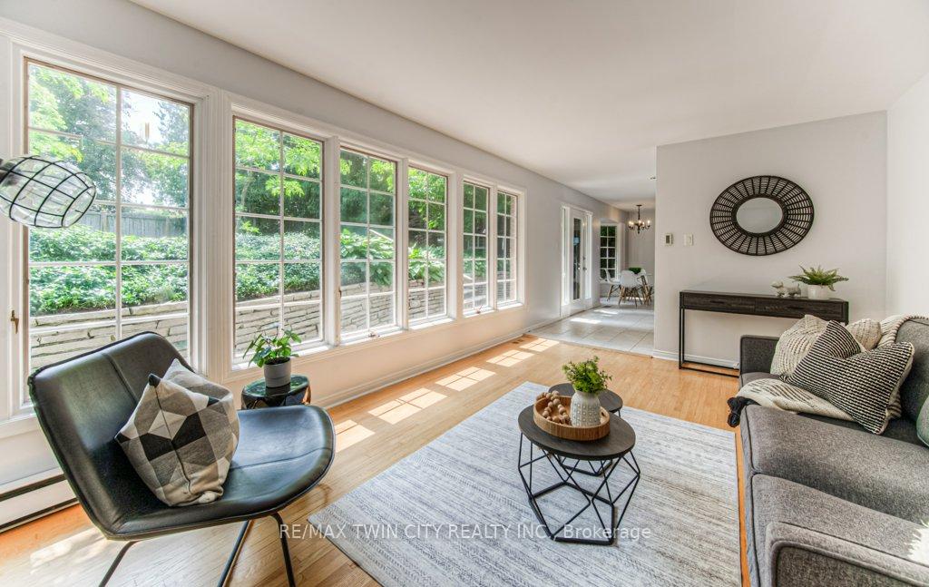 Photo 4 of 211 Ripplewood Crescent, Kitchener — HOMEH