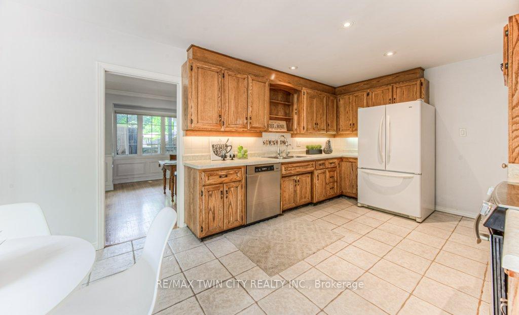 Photo 43 of 211 Ripplewood Crescent, Kitchener — HOMEH