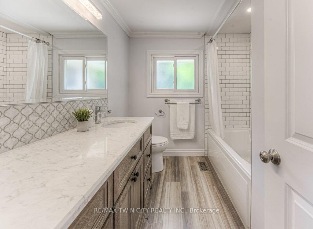 Photo 9 of 211 Ripplewood Crescent, Kitchener — HOMEH