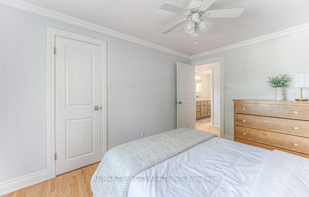 Photo 22 of 211 Ripplewood Crescent, Kitchener — HOMEH