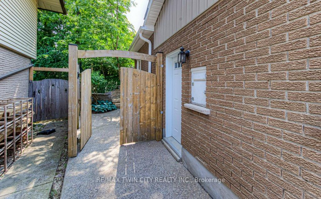 Photo 38 of 211 Ripplewood Crescent, Kitchener — HOMEH