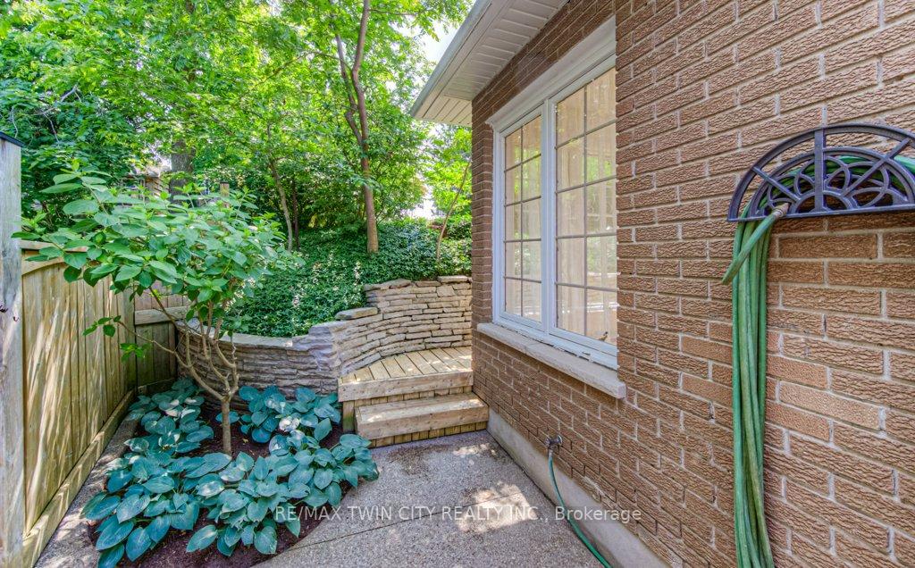 Photo 44 of 211 Ripplewood Crescent, Kitchener — HOMEH