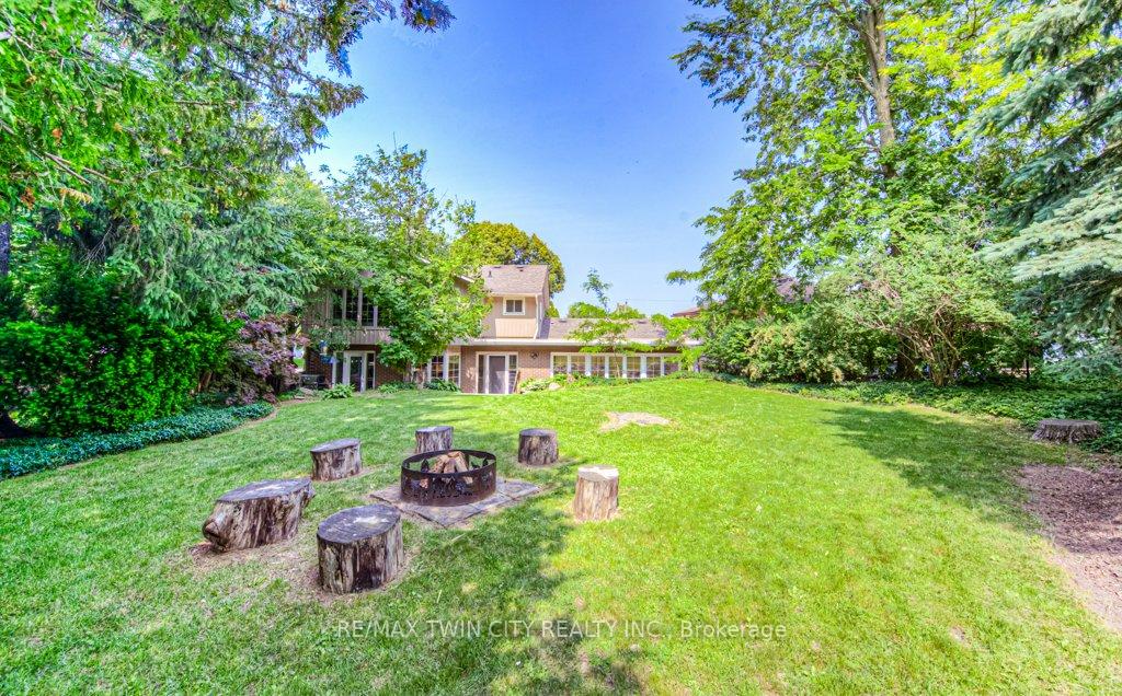 Photo 36 of 211 Ripplewood Crescent, Kitchener — HOMEH