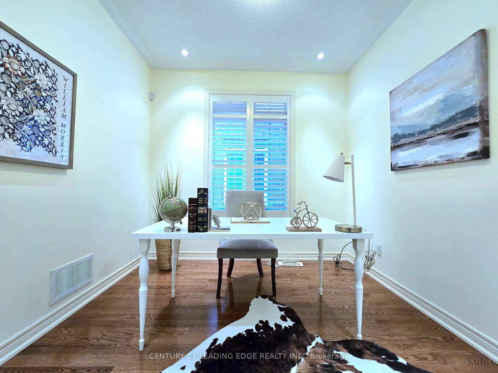 Photo 9 of 6 Castleglen Boulevard, Markham, Berczy — HOMEH