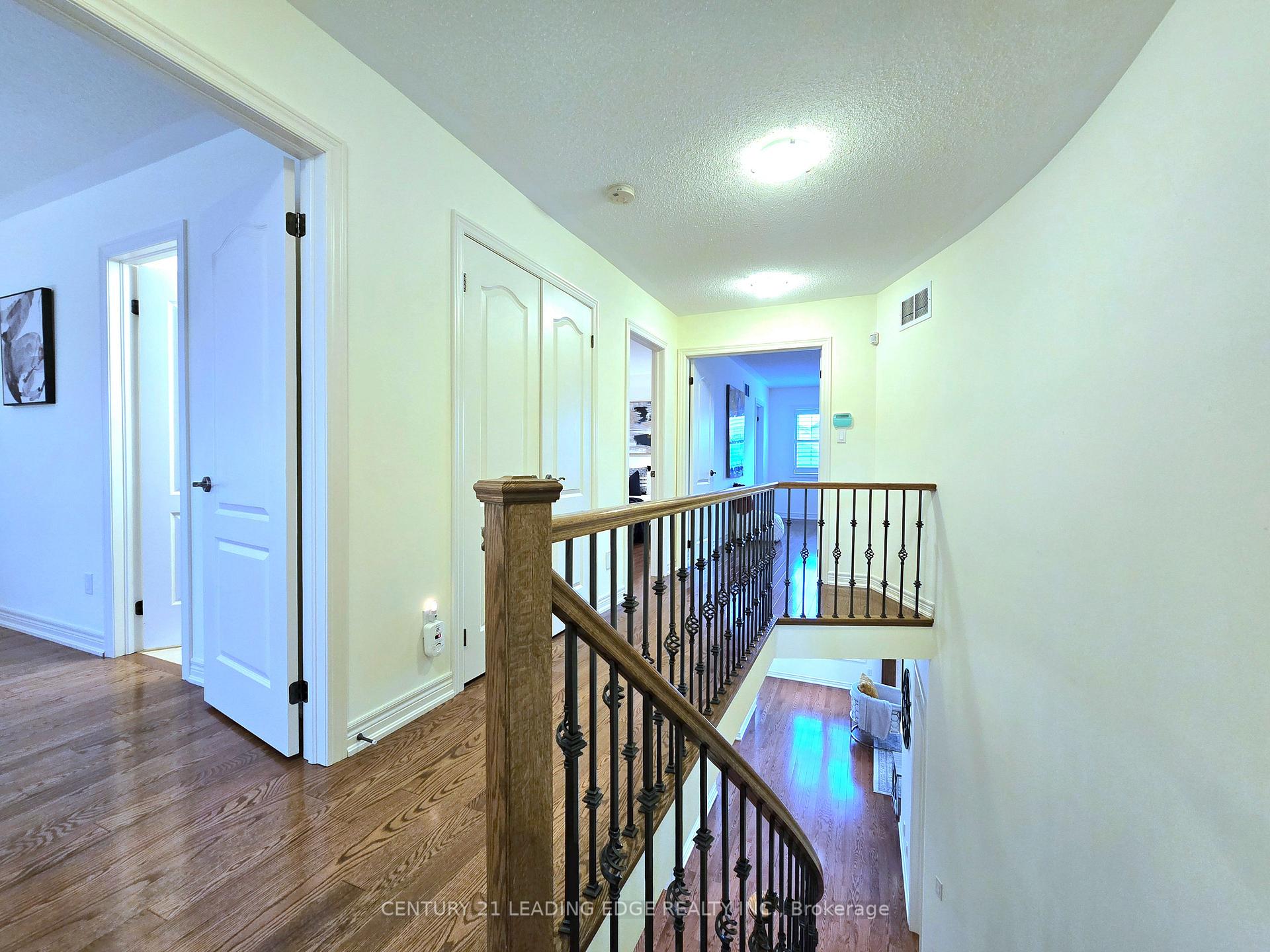 Photo 29 of 6 Castleglen Boulevard, Markham, Berczy — HOMEH