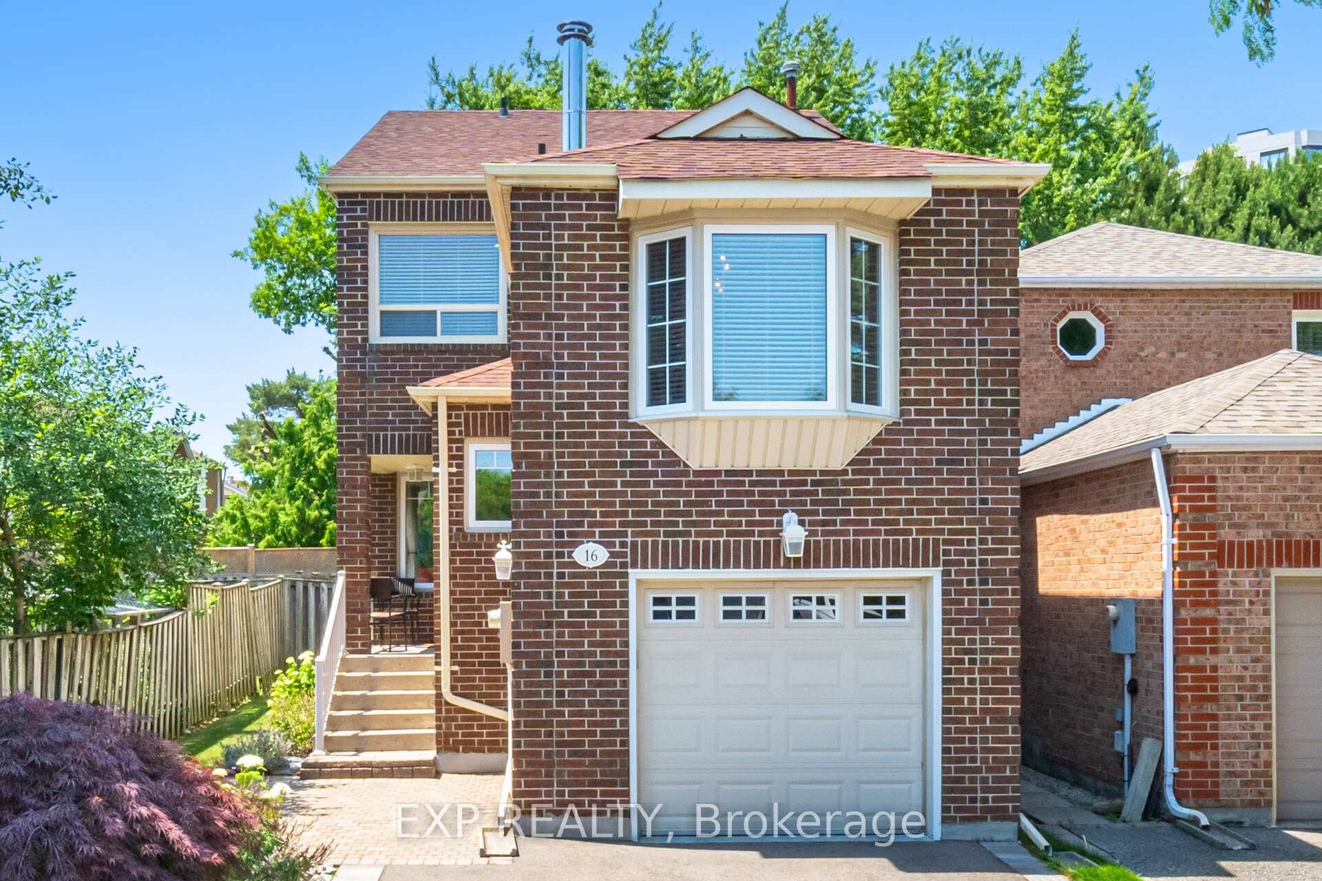 Front of 16 Lansbury Court
