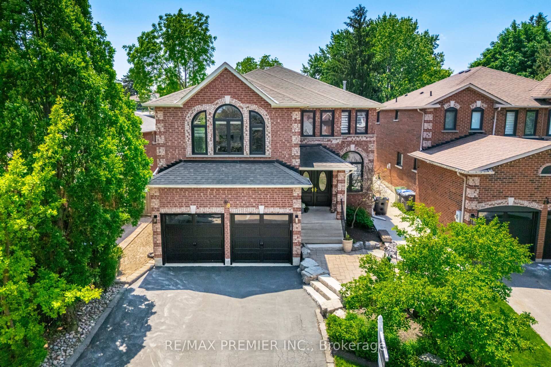 Front of 28 Strawberry Hill Court