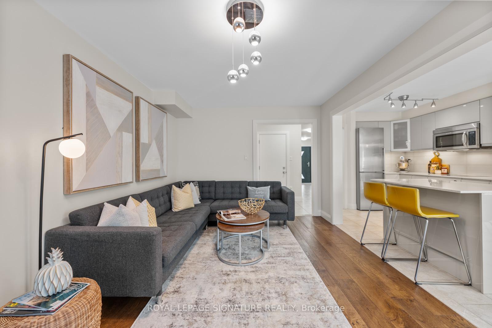 Photo 4 of 12 Barli Crescent, Vaughan, Patterson — HOMEH