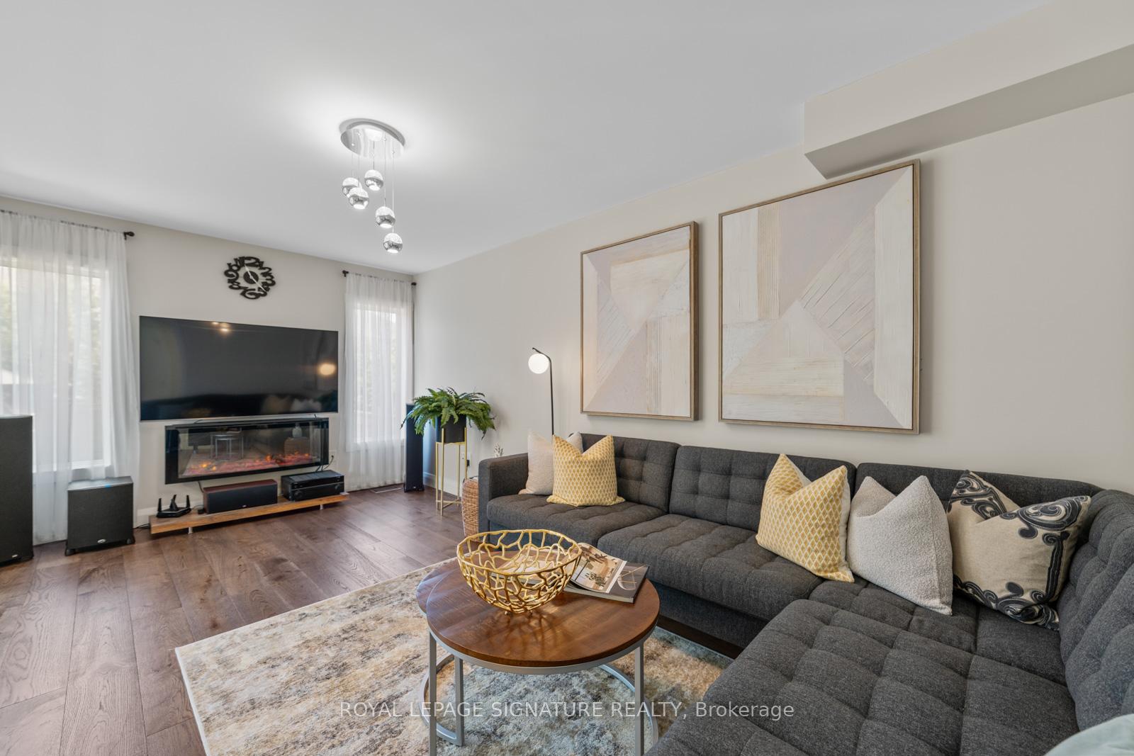 Photo 11 of 12 Barli Crescent, Vaughan, Patterson — HOMEH