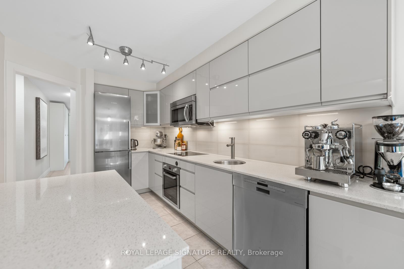 Photo 8 of 12 Barli Crescent, Vaughan, Patterson — HOMEH