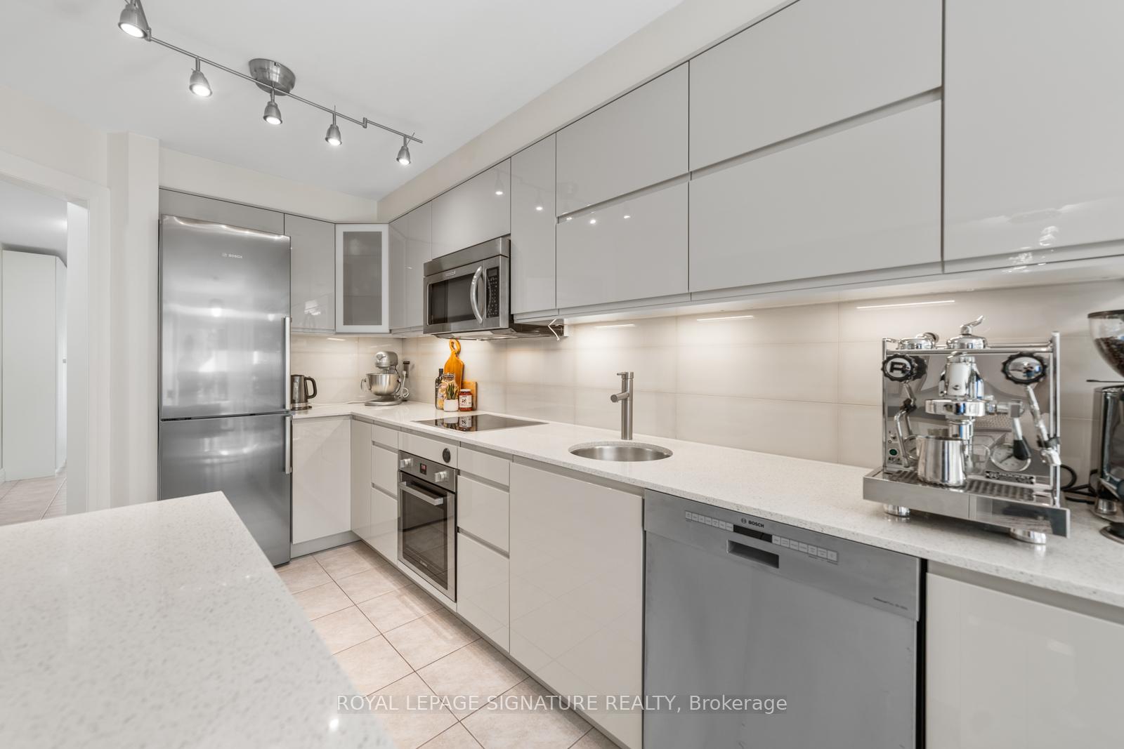 Photo 18 of 12 Barli Crescent, Vaughan, Patterson — HOMEH