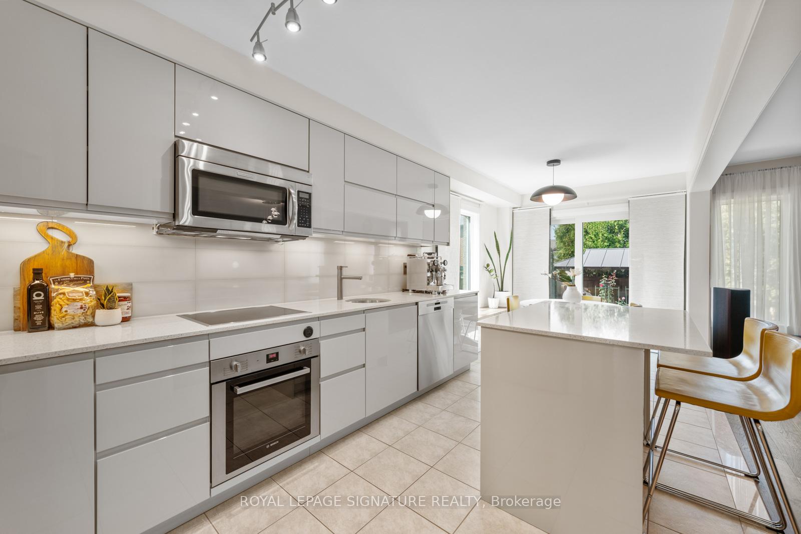 Photo 22 of 12 Barli Crescent, Vaughan, Patterson — HOMEH