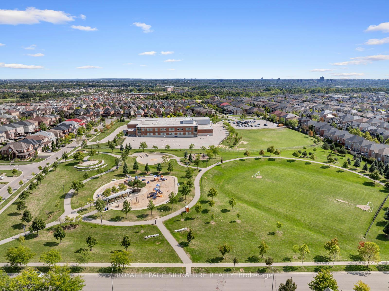 Photo 45 of 12 Barli Crescent, Vaughan, Patterson — HOMEH
