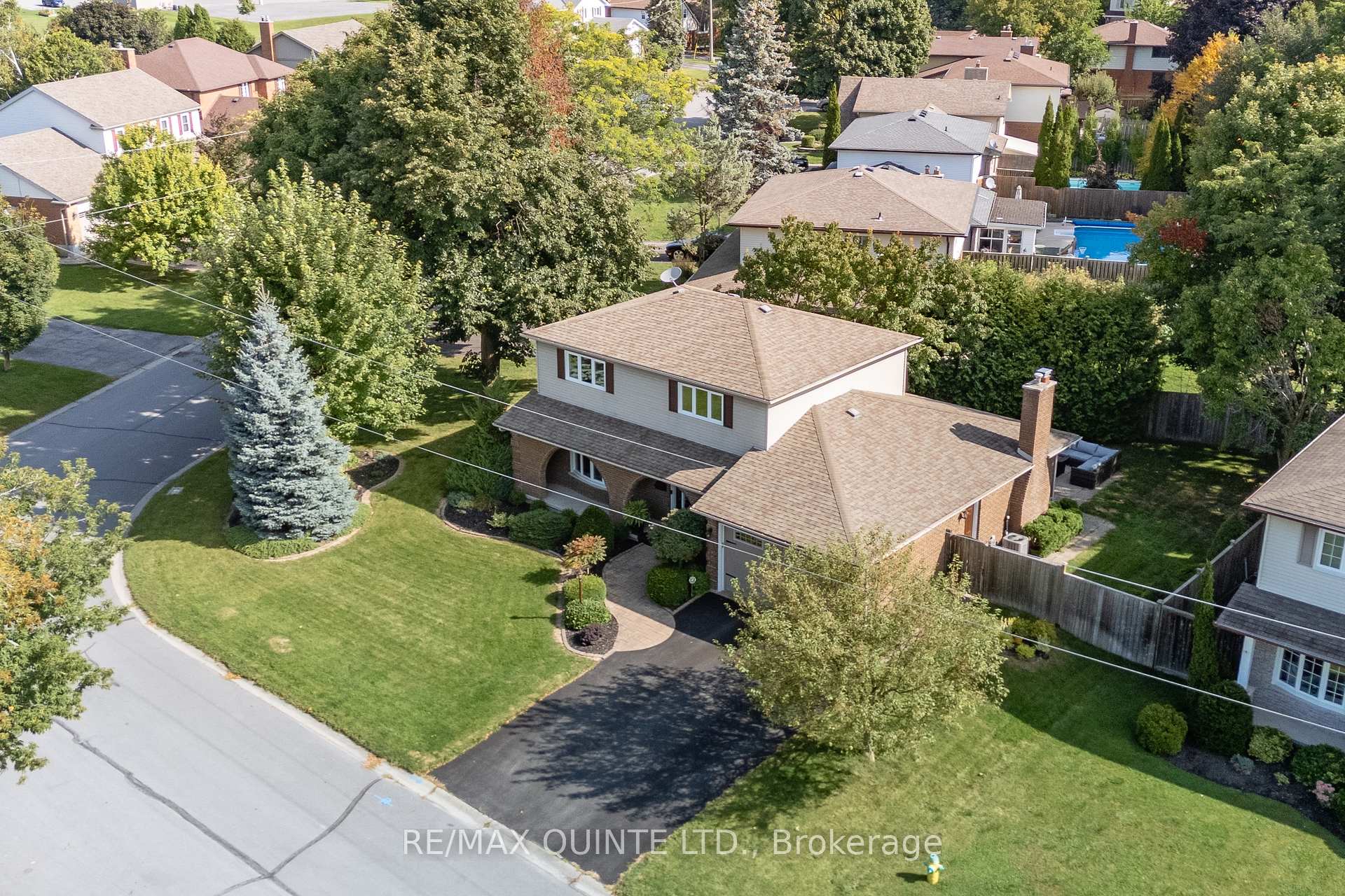 Photo 4 of 46 Grosvenor Drive, Belleville, Belleville Ward — HOMEH