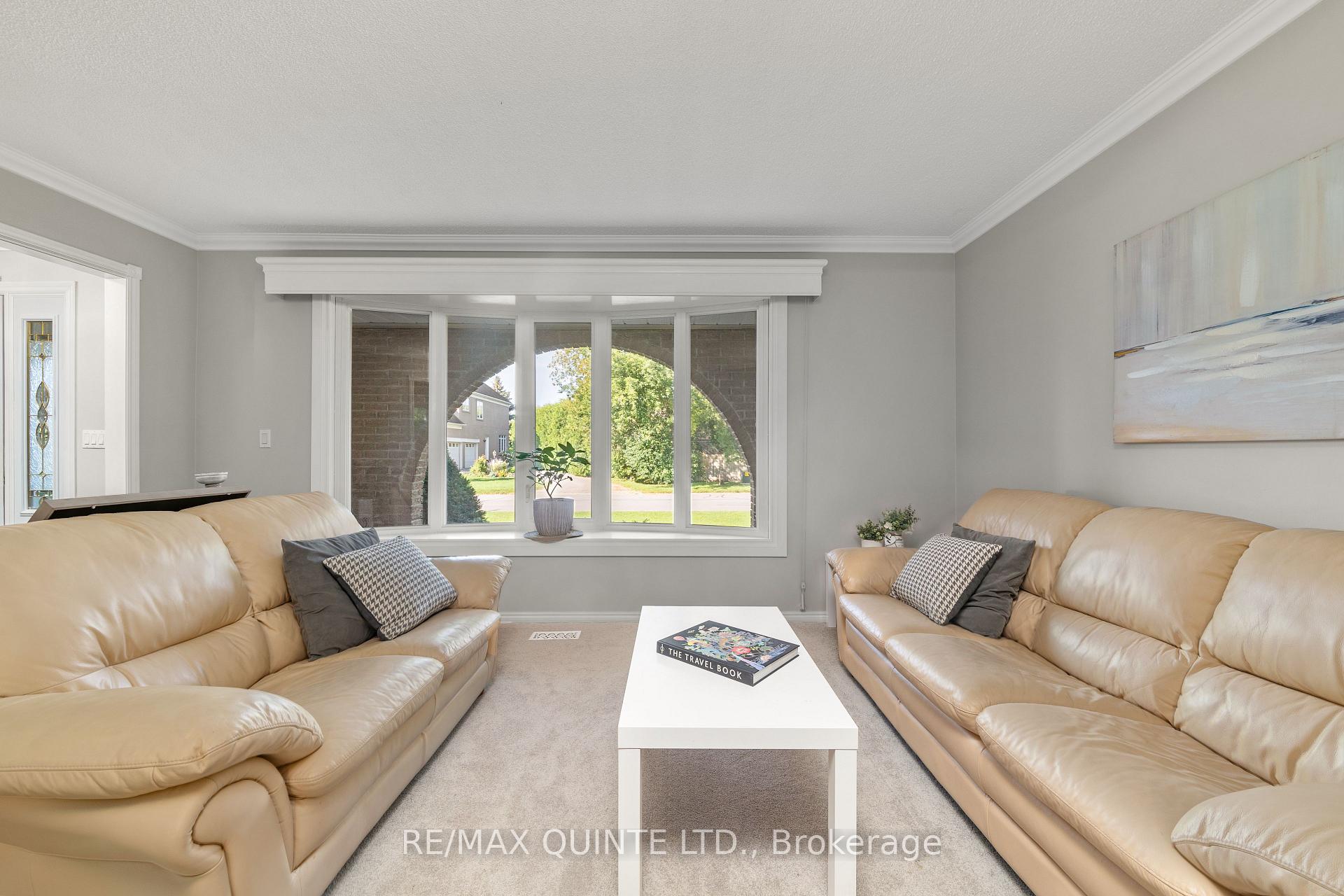 Photo 7 of 46 Grosvenor Drive, Belleville, Belleville Ward — HOMEH