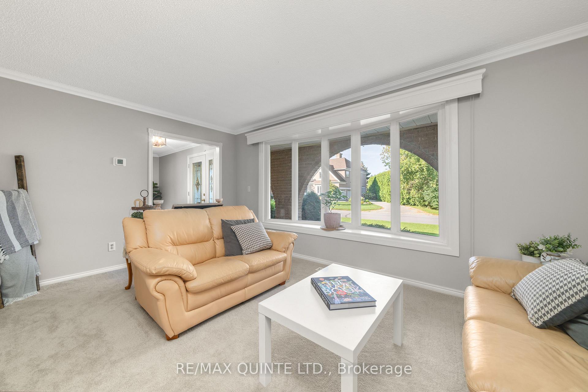 Photo 8 of 46 Grosvenor Drive, Belleville, Belleville Ward — HOMEH